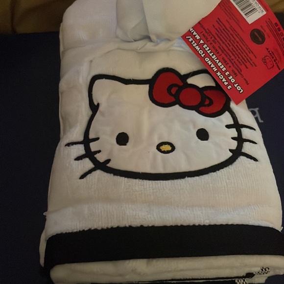 Hello Kitty Hand Towels - Picture 3 of 4